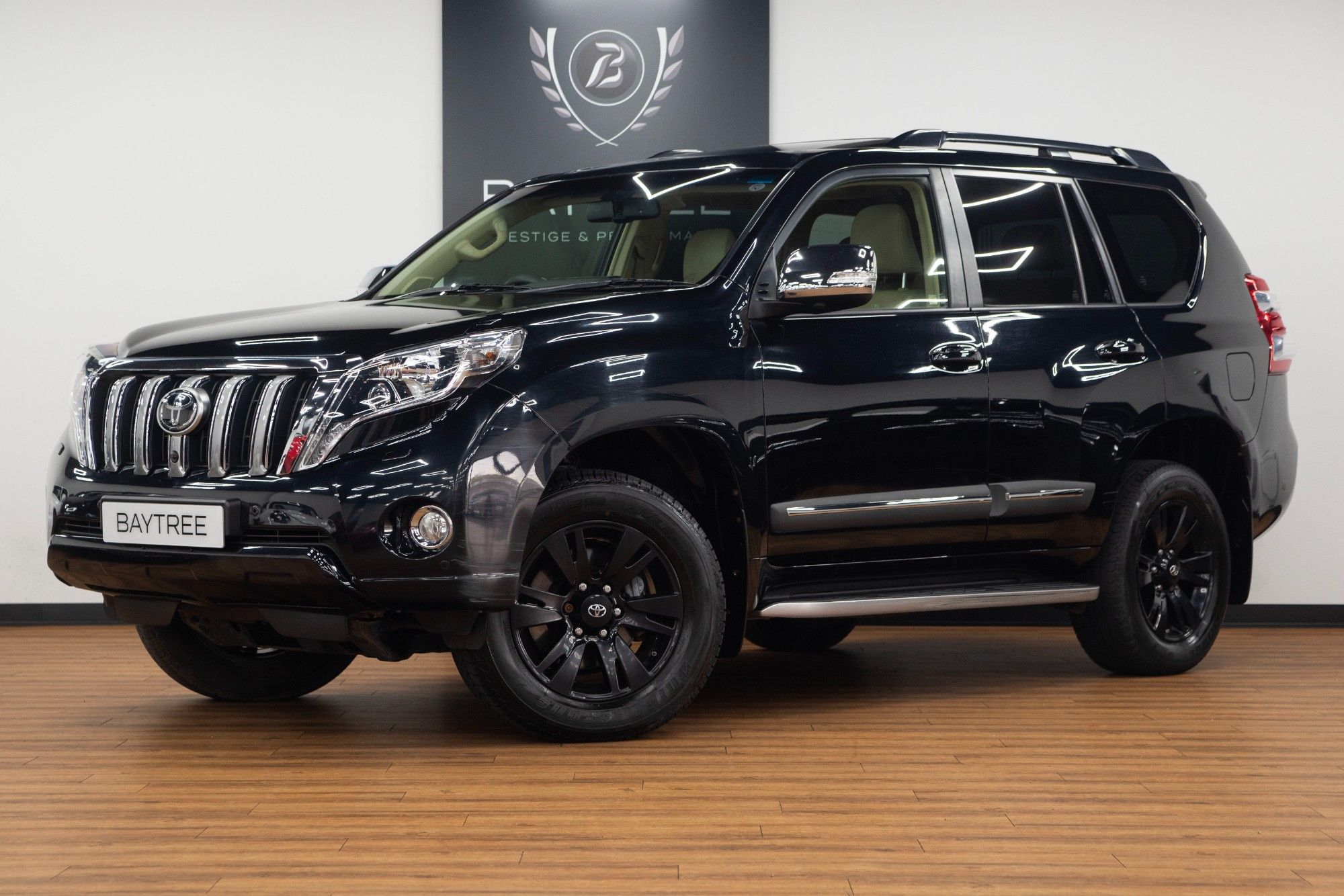 USED 2017 66 TOYOTA LAND CRUISER 2.8D Invincible SUV 5dr Diesel Auto 4WD Euro 6 (7 Seats) (177 ps) 
