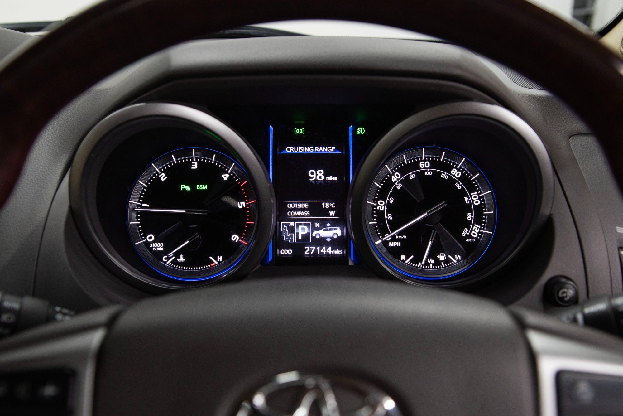 USED 2017 66 TOYOTA LAND CRUISER 2.8D Invincible SUV 5dr Diesel Auto 4WD Euro 6 (7 Seats) (177 ps) 