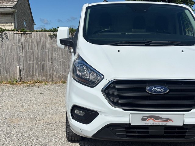2021 Ford Transit Custom 2L Limited 5dr - Photo 11