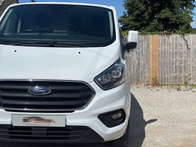 2021 Ford Transit Custom 2L Limited 5dr - Photo 12