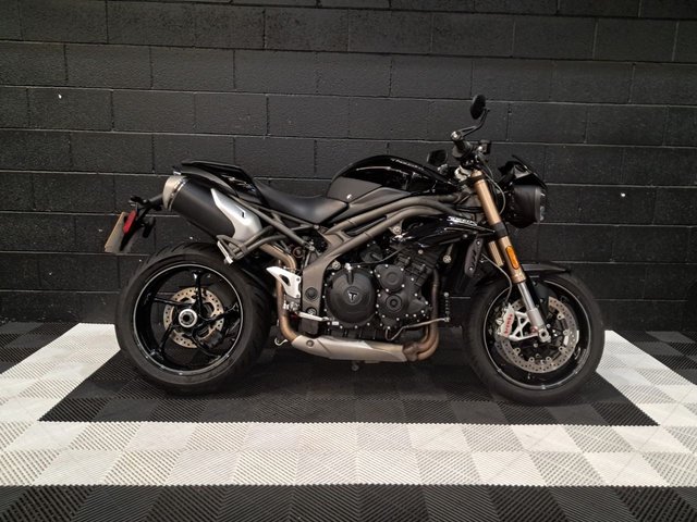 View our TRIUMPH SPEED TRIPLE 1050
