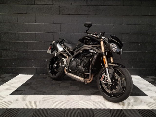 View our TRIUMPH SPEED TRIPLE 1050