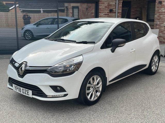 View our Renault Clio 1.2 16V Play Hatchback 5dr Petrol Manual Euro 6 (75 ps)
