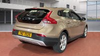 USED 2014 VOLVO V40 CROSS COUNTRY 1.6 D2 Lux Hatchback 5dr Diesel Powershift Euro 5 (s/s) (115 ps) 