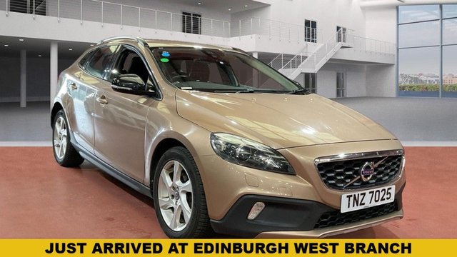 View our Volvo V40 Cross Country 1.6 D2 Lux Hatchback 5dr Diesel Powershift Euro 5 (s/s) (115 ps)