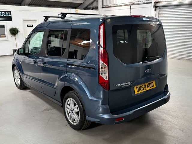 View our FORD TOURNEO CONNECT