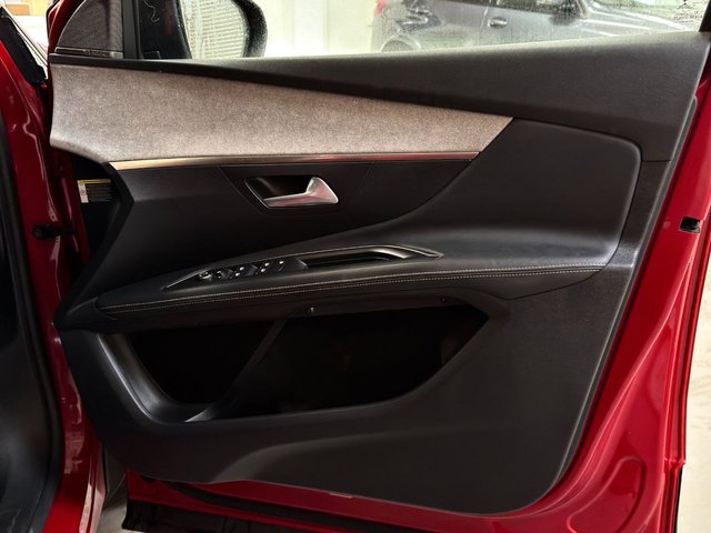 View our PEUGEOT 3008