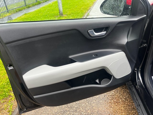 2018 KIA STONIC - Photo 10