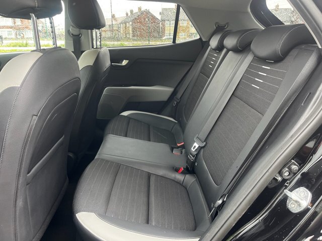 2018 KIA STONIC - Photo 11