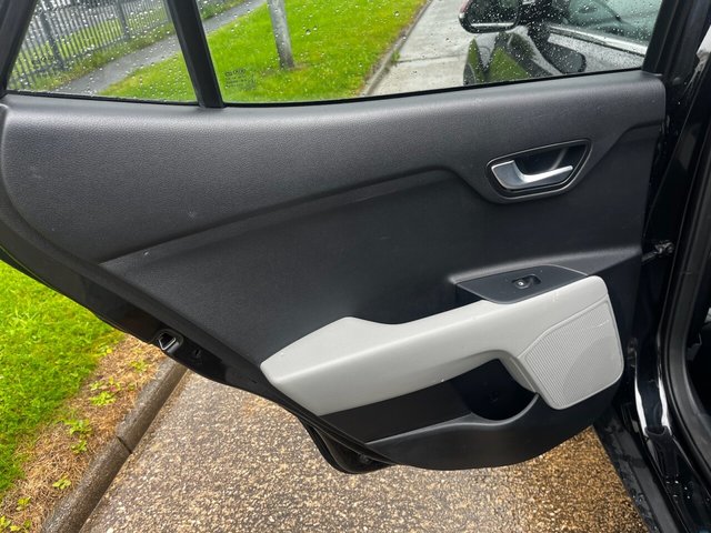 2018 KIA STONIC - Photo 12