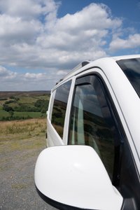 USED 2011 61 VOLKSWAGEN TRANSPORTER 2.0 TDI T28 DIESEL MANUAL 2 BERTH 3 TRAVEL SEATS CAMPERVAN Panel Van