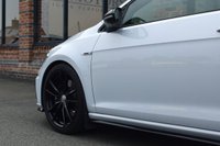 USED 2018 18 VOLKSWAGEN GOLF 2.0 TSI R Hatchback 3dr Petrol DSG 4Motion Euro 6 (s/s) (310 ps) FULL VW HISTORY / WHITE SILVER