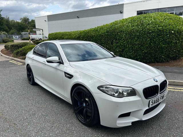 2016 66 BMW M5 4.4 V8 Saloon 4dr Petrol DCT-2 FORMER KEEPERS-FINISHED IN ALPINE WHITE WITH BLACK MERINO LEATHER UPHOLSTERY-20