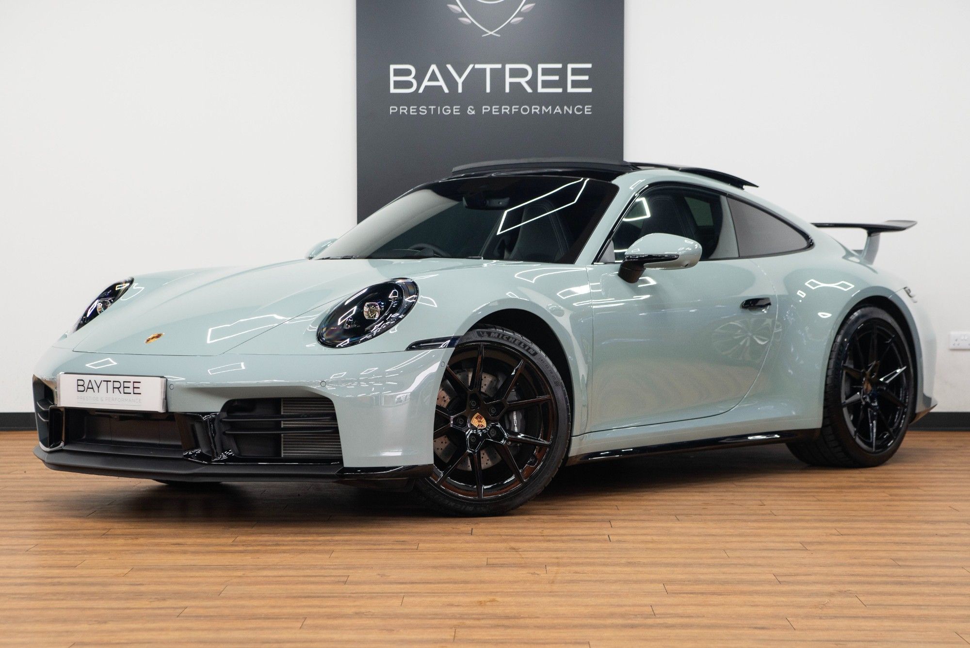 USED 2024 24 PORSCHE 911 3.0T 992 Carrera 