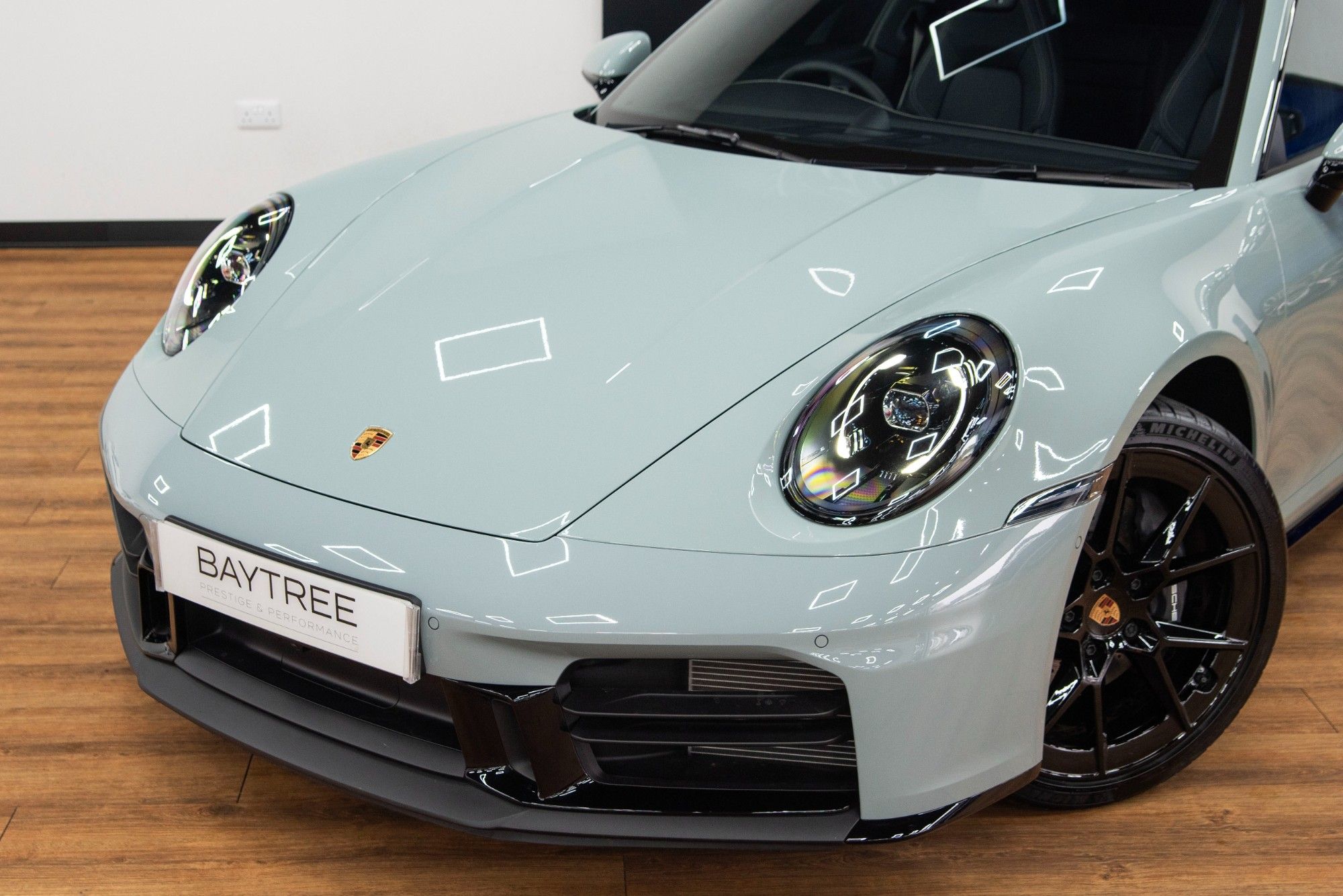 USED 2024 24 PORSCHE 911 3.0T 992 Carrera 