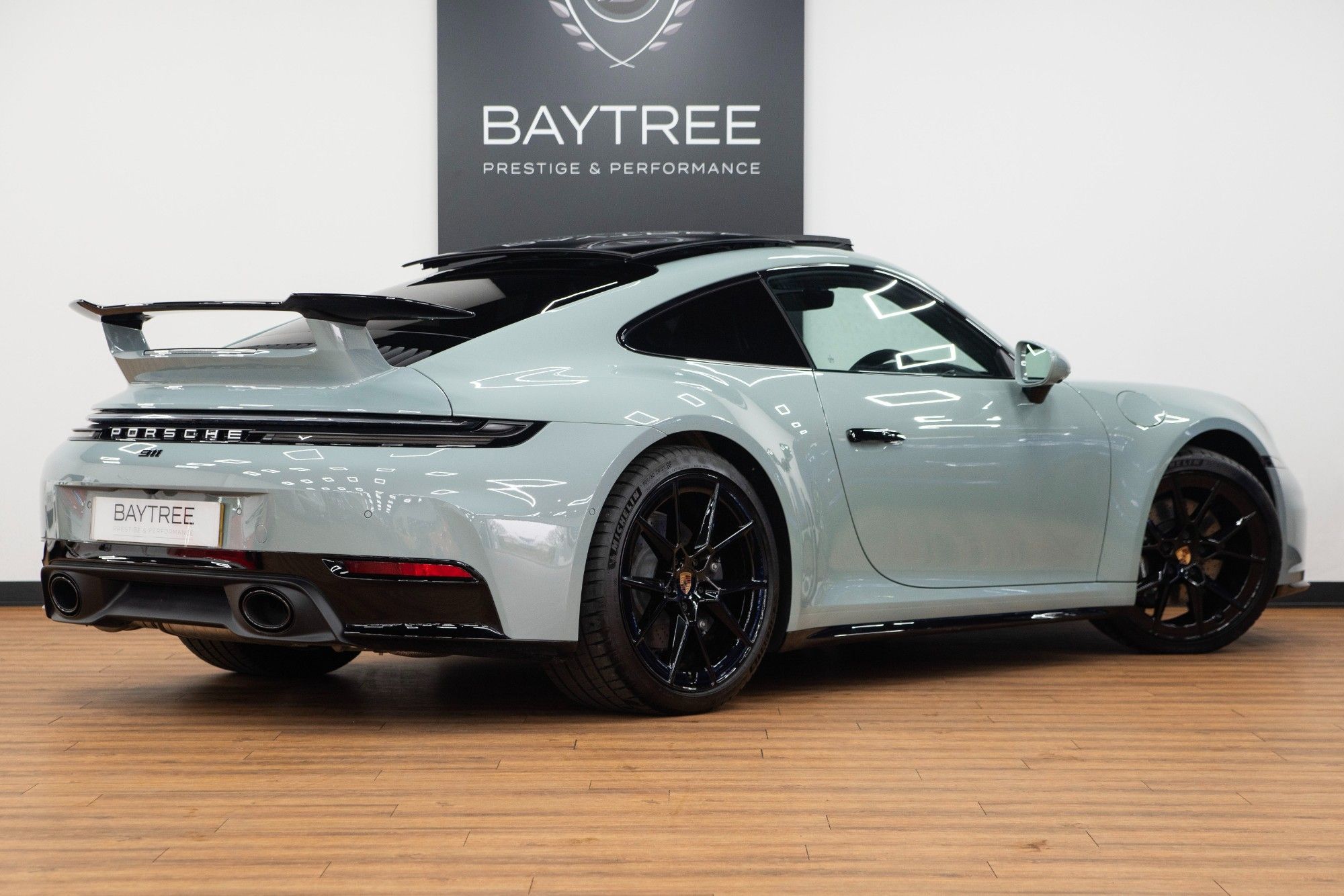 USED 2024 24 PORSCHE 911 3.0T 992 Carrera 
