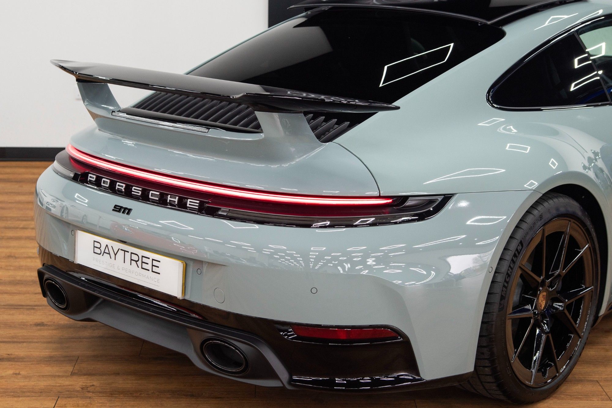 USED 2024 24 PORSCHE 911 3.0T 992 Carrera 