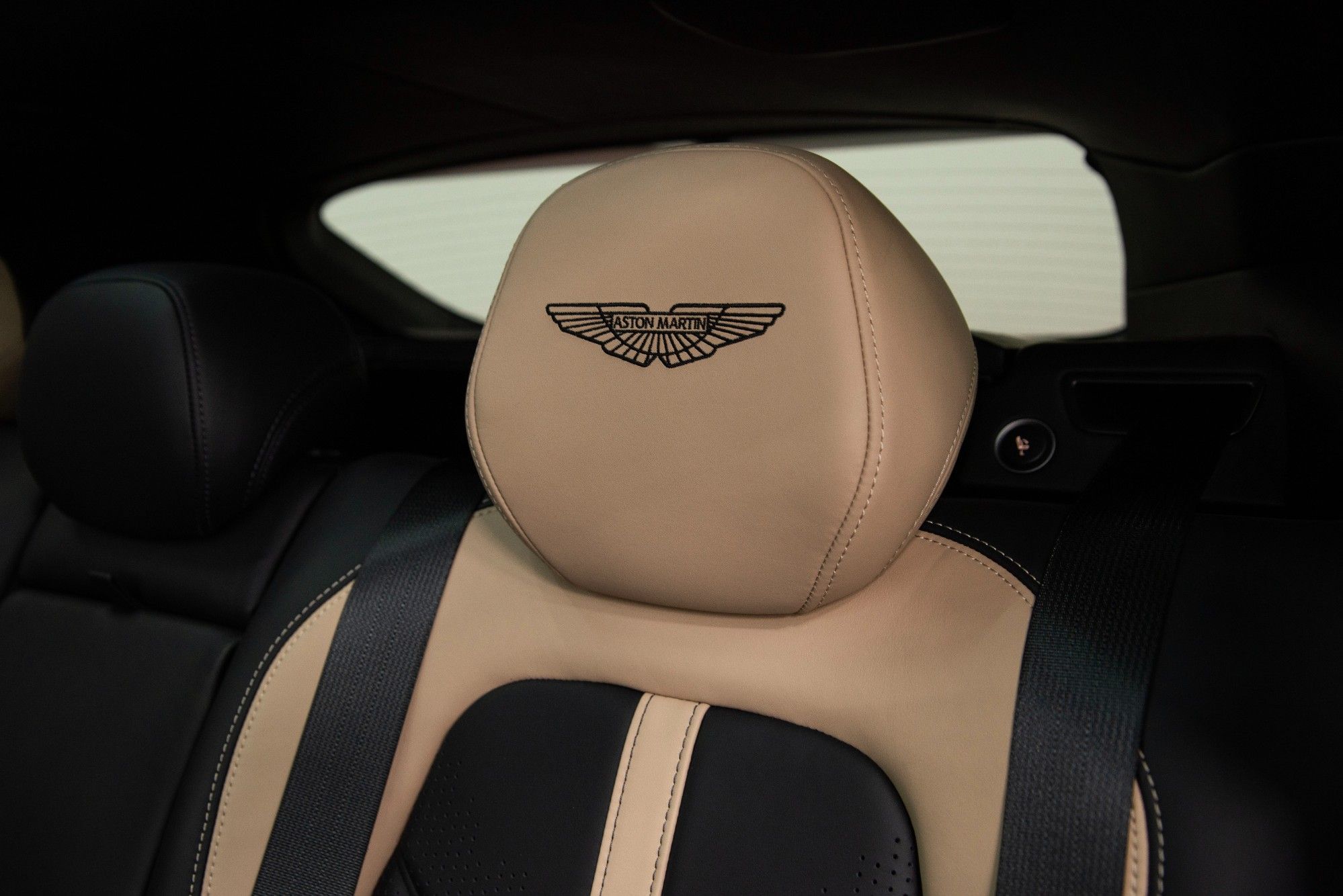 USED 2024 24 ASTON MARTIN DBX 4.0 V8 707 SUV 