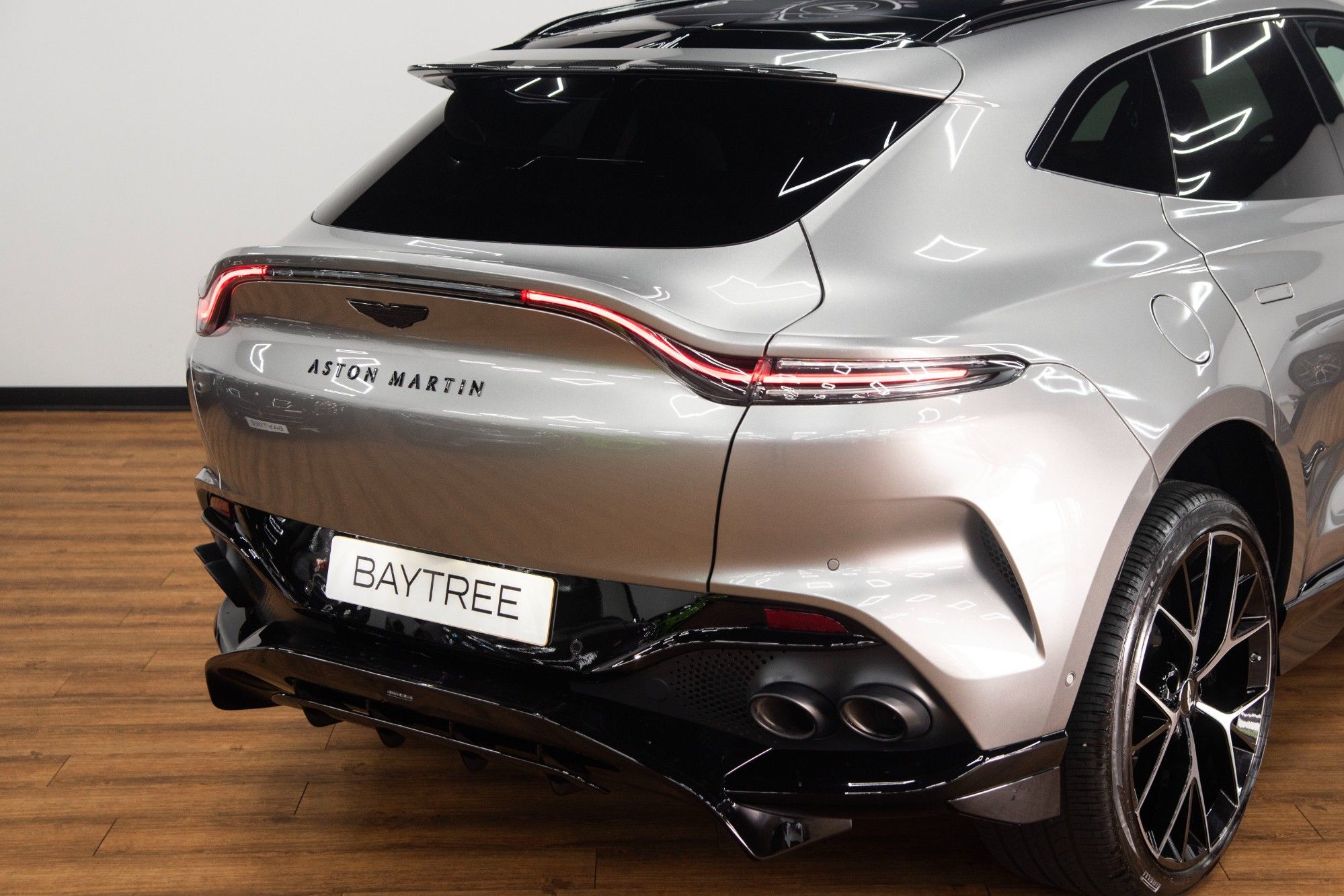 USED 2024 24 ASTON MARTIN DBX 4.0 V8 707 SUV 