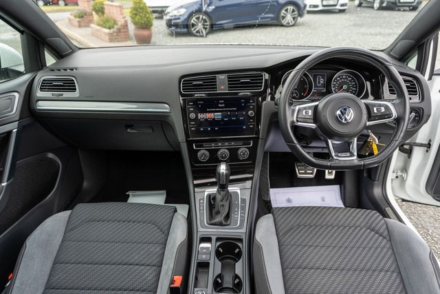 2019 VOLKSWAGEN GOLF 2.0 TDI R-Line Hatchback 5dr Diesel DSG Euro 6 (s/s) (150 ps) - Photo 9