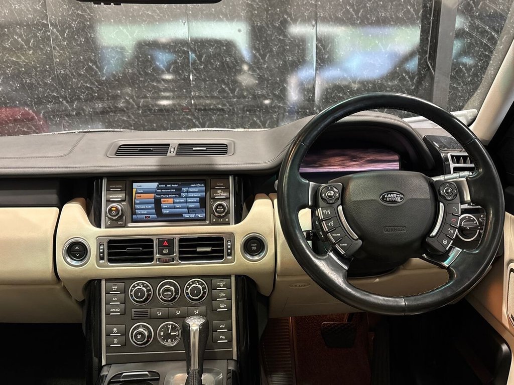 USED 2010 10 LAND ROVER RANGE ROVER 3.6 TD V8 Vogue SE SUV 5dr Diesel Auto 4WD Euro 4 (271 ps) LAST OWNER 9 YEARS|REAR SCREEN