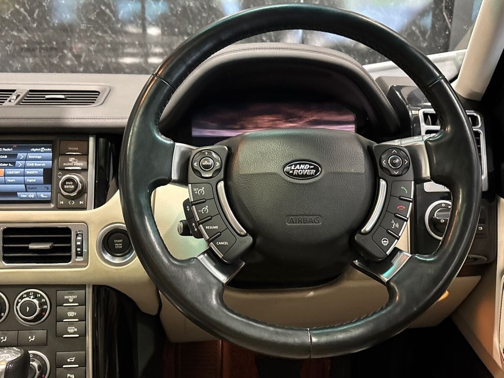USED 2010 10 LAND ROVER RANGE ROVER 3.6 TD V8 Vogue SE SUV 5dr Diesel Auto 4WD Euro 4 (271 ps) LAST OWNER 9 YEARS|REAR SCREEN