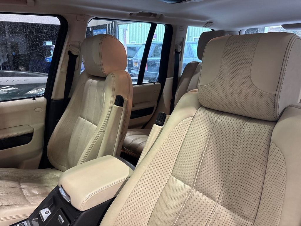 USED 2010 10 LAND ROVER RANGE ROVER 3.6 TD V8 Vogue SE SUV 5dr Diesel Auto 4WD Euro 4 (271 ps) LAST OWNER 9 YEARS|REAR SCREEN
