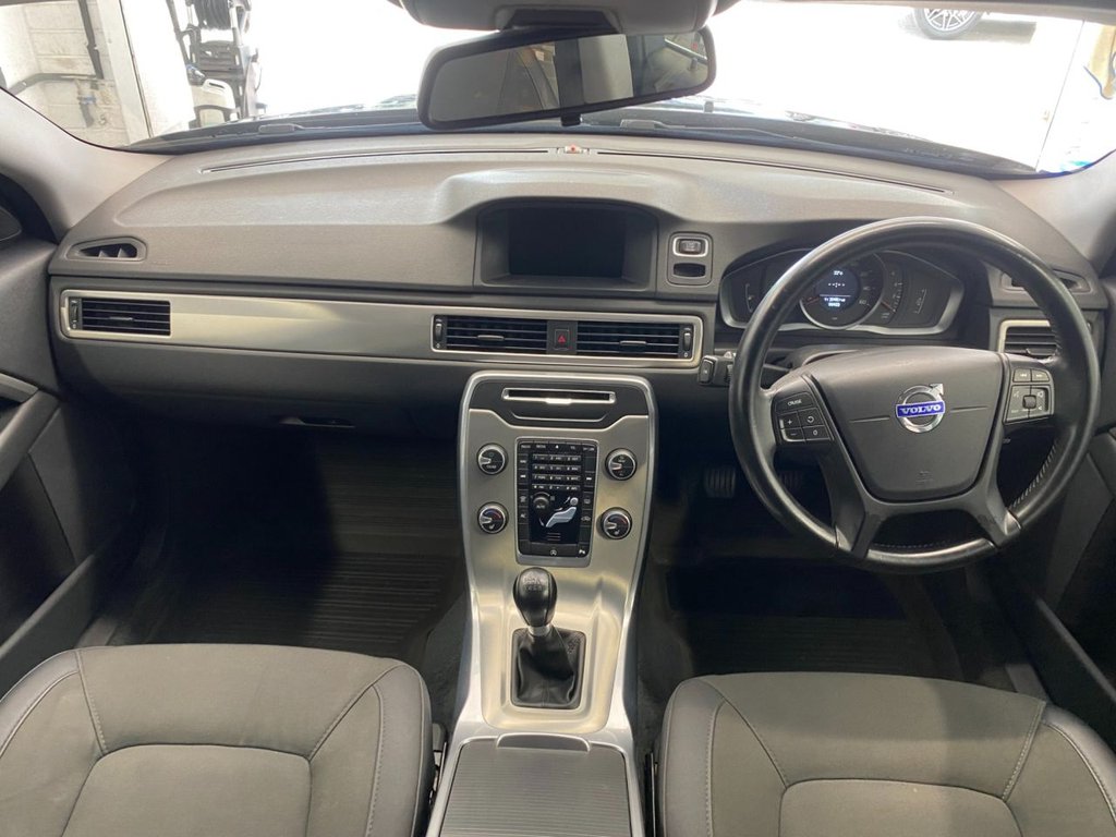 USED 2013 63 VOLVO V70 2.0 D4 Business Edition Estate 5dr Diesel Manual Euro 5 (s/s) (163 ps) HEATED SEATES, NAVIGATION, DAB