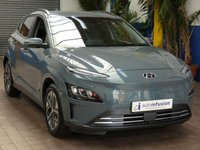 USED 2022 HYUNDAI KONA 64kWh Premium SUV 5dr Electric Auto (10.5kW Charger) (204 ps) SAT NAV HEATED SEATS CRUISE CONTROL REAR VIEW CAMERA 1 OWNER FROM NEW  EXCELLENT SERVICE HISTORY HYUNDAI WARRANTY