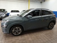 USED 2022 HYUNDAI KONA 64kWh Premium SUV 5dr Electric Auto (10.5kW Charger) (204 ps) SAT NAV HEATED SEATS CRUISE CONTROL REAR VIEW CAMERA 1 OWNER FROM NEW  EXCELLENT SERVICE HISTORY HYUNDAI WARRANTY