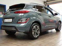 USED 2022 HYUNDAI KONA 64kWh Premium SUV 5dr Electric Auto (10.5kW Charger) (204 ps) SAT NAV HEATED SEATS CRUISE CONTROL REAR VIEW CAMERA 1 OWNER FROM NEW  EXCELLENT SERVICE HISTORY HYUNDAI WARRANTY