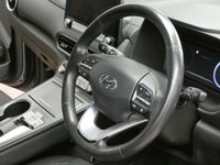 USED 2022 HYUNDAI KONA 64kWh Premium SUV 5dr Electric Auto (10.5kW Charger) (204 ps) SAT NAV HEATED SEATS CRUISE CONTROL REAR VIEW CAMERA 1 OWNER FROM NEW  EXCELLENT SERVICE HISTORY HYUNDAI WARRANTY
