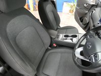 USED 2022 HYUNDAI KONA 64kWh Premium SUV 5dr Electric Auto (10.5kW Charger) (204 ps) SAT NAV HEATED SEATS CRUISE CONTROL REAR VIEW CAMERA 1 OWNER FROM NEW  EXCELLENT SERVICE HISTORY HYUNDAI WARRANTY