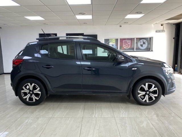 View our DACIA SANDERO STEPWAY