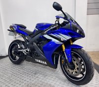 USED 2007 07 YAMAHA R1 AKRAPOVIC UNDERSEAT EXHAUSTS COMES WITH NEW MOT AND WARRANTY