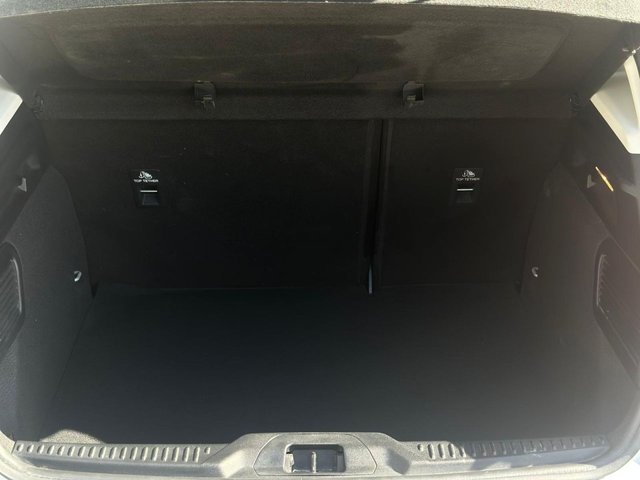 2021 FORD FOCUS - Photo 11