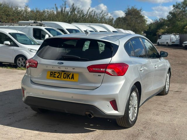 2021 FORD FOCUS - Photo 12