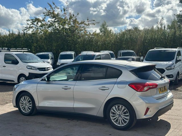 2021 FORD FOCUS - Photo 7