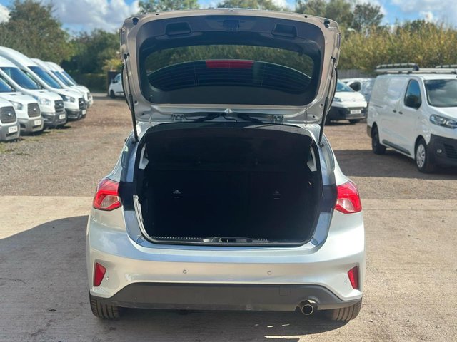 2021 FORD FOCUS - Photo 10