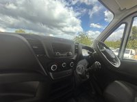 USED 2022 22 IVECO DAILY 2.3D HPI 14V 35S 3520 MWB High Roof Euro 6 (s/s) 5dr STUNNING CONDITION & MILEAGE