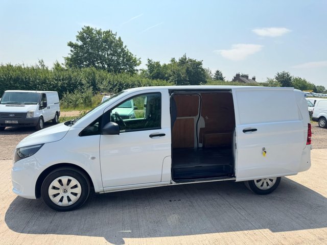 2021 Mercedes-Benz VITO - Photo 10