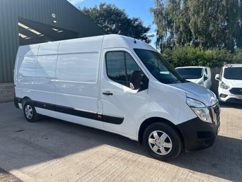 2024 NISSAN INTERSTAR