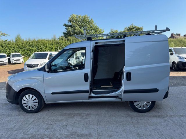 2017 VAUXHALL COMBO - Photo 11
