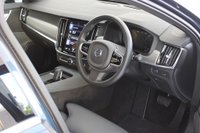USED 2020 70 VOLVO V90 2.0 B4 MHEV Momentum Estate 5dr Petrol Hybrid Auto Euro 6 (s/s) (197 ps) 