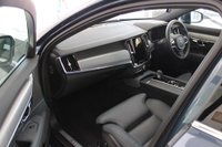 USED 2020 70 VOLVO V90 2.0 B4 MHEV Momentum Estate 5dr Petrol Hybrid Auto Euro 6 (s/s) (197 ps) 