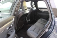 USED 2020 70 VOLVO V90 2.0 B4 MHEV Momentum Estate 5dr Petrol Hybrid Auto Euro 6 (s/s) (197 ps) 