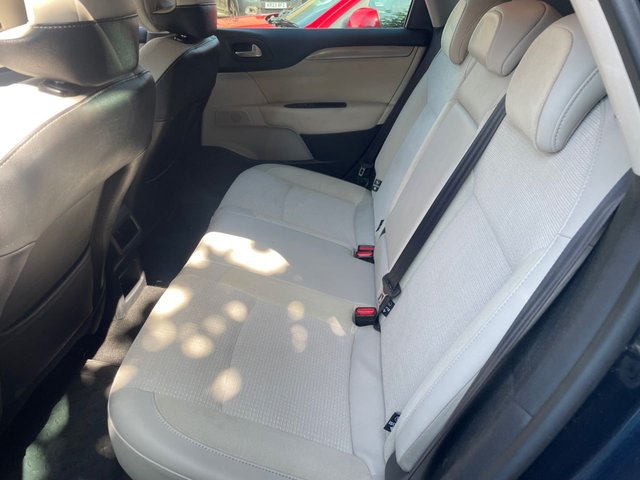 View our CITROEN C4