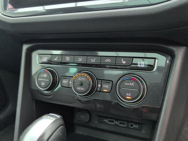 USED 2019 19 Volkswagen Tiguan 1.5 TSI Evo R-Line Suv 5dr Petrol DSg Euro 6 (s/S) (150 Ps) Heated Front Seats+lane Assist