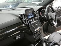 USED 2018 68 MERCEDES-BENZ GLS 3.0 GLS350d V6 AMG Line SUV 5dr Diesel G-Tronic 4MATIC Euro 6 (s/s) (258 ps) 7 SEATS SAT NAV PANORAMIC SUNROOF SMARTPHONE INTEGRATION PACK LEATHER HEATED FRONT AND REAR SEATS 360 CAMERA HARMAN KARDON ELECTRIC SIDE VENT WINDOWNS PARKING SENSORS 3 OWNER SERVICE HISTORY WARRANTY
