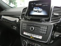 USED 2018 68 MERCEDES-BENZ GLS 3.0 GLS350d V6 AMG Line SUV 5dr Diesel G-Tronic 4MATIC Euro 6 (s/s) (258 ps) 7 SEATS SAT NAV PANORAMIC SUNROOF SMARTPHONE INTEGRATION PACK LEATHER HEATED FRONT AND REAR SEATS 360 CAMERA HARMAN KARDON ELECTRIC SIDE VENT WINDOWNS PARKING SENSORS 3 OWNER SERVICE HISTORY WARRANTY